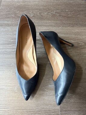 Banana Republic Black Leather Madison Pointed Pumps with Stiletto Heel